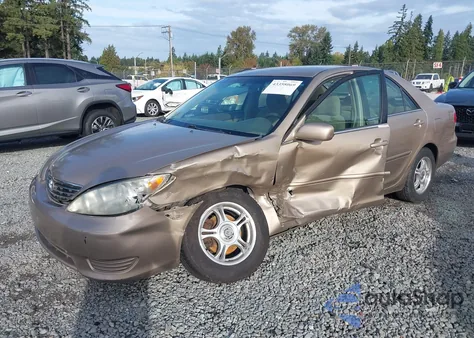 2005 Toyota Camry Le z USA, uszkodzony, nr VIN 4T1BE32K85U080394